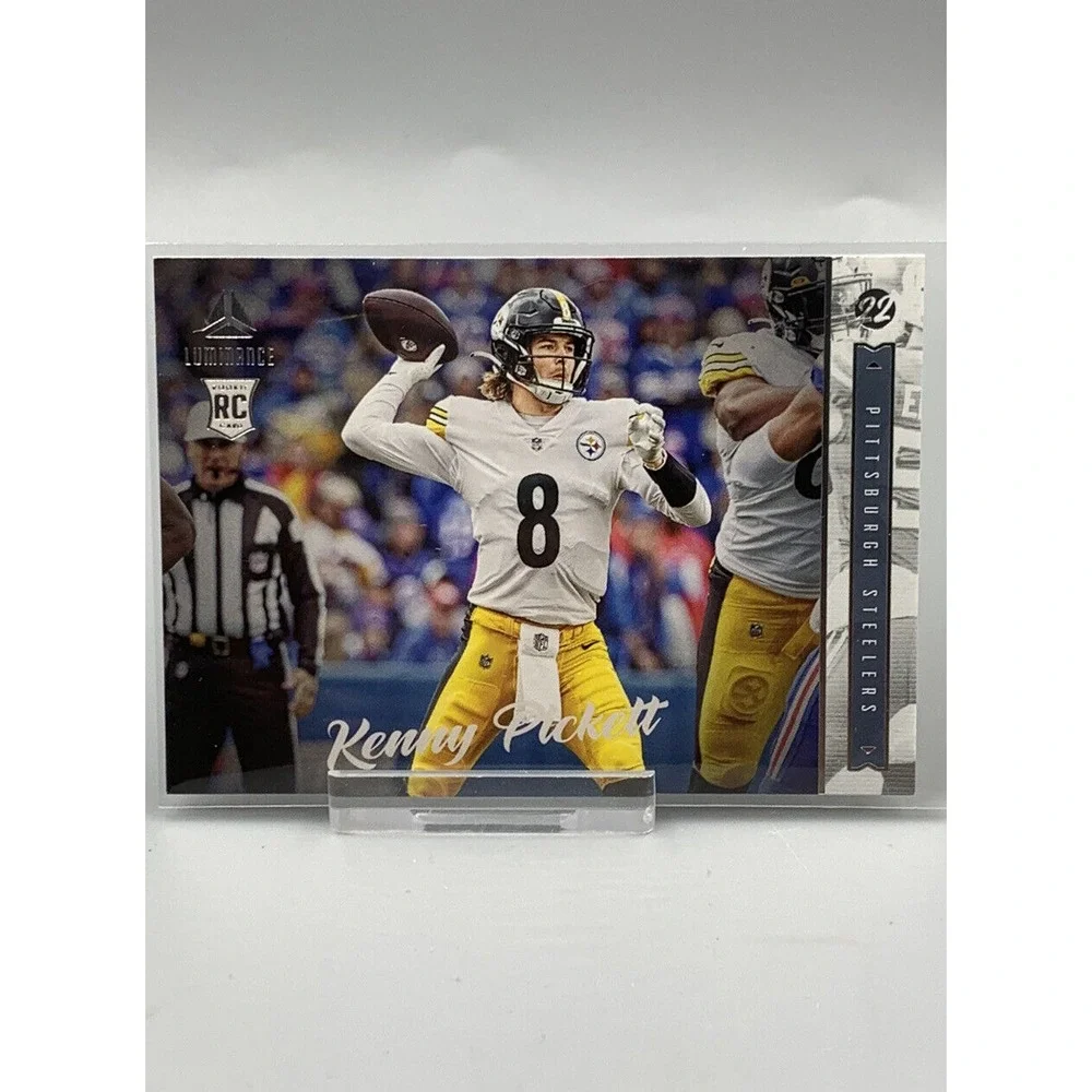 2022 Panini Chronicles Luminance KENNY PICKETT #216‎ RC Rookie - Steelers